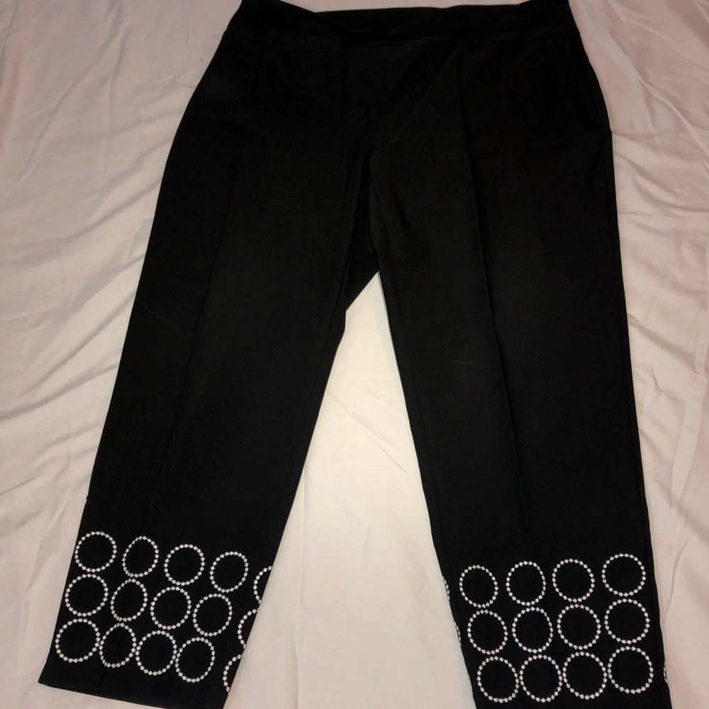 Women’s Capris 18W Dress to Casual ATTYRE